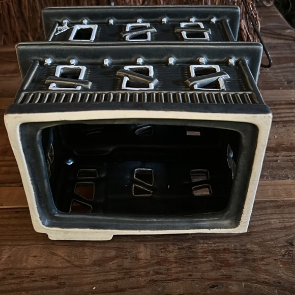 Pottery Barn Ceramic Haunted Medium House BNIB - Picture 7 of 8